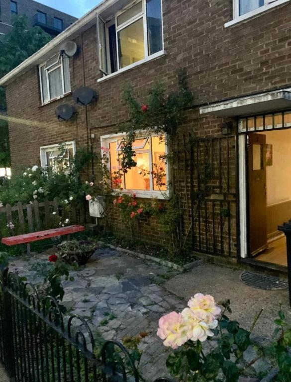 Hotel Whitechapel Lindley House R2 Londyn Zewnętrze zdjęcie